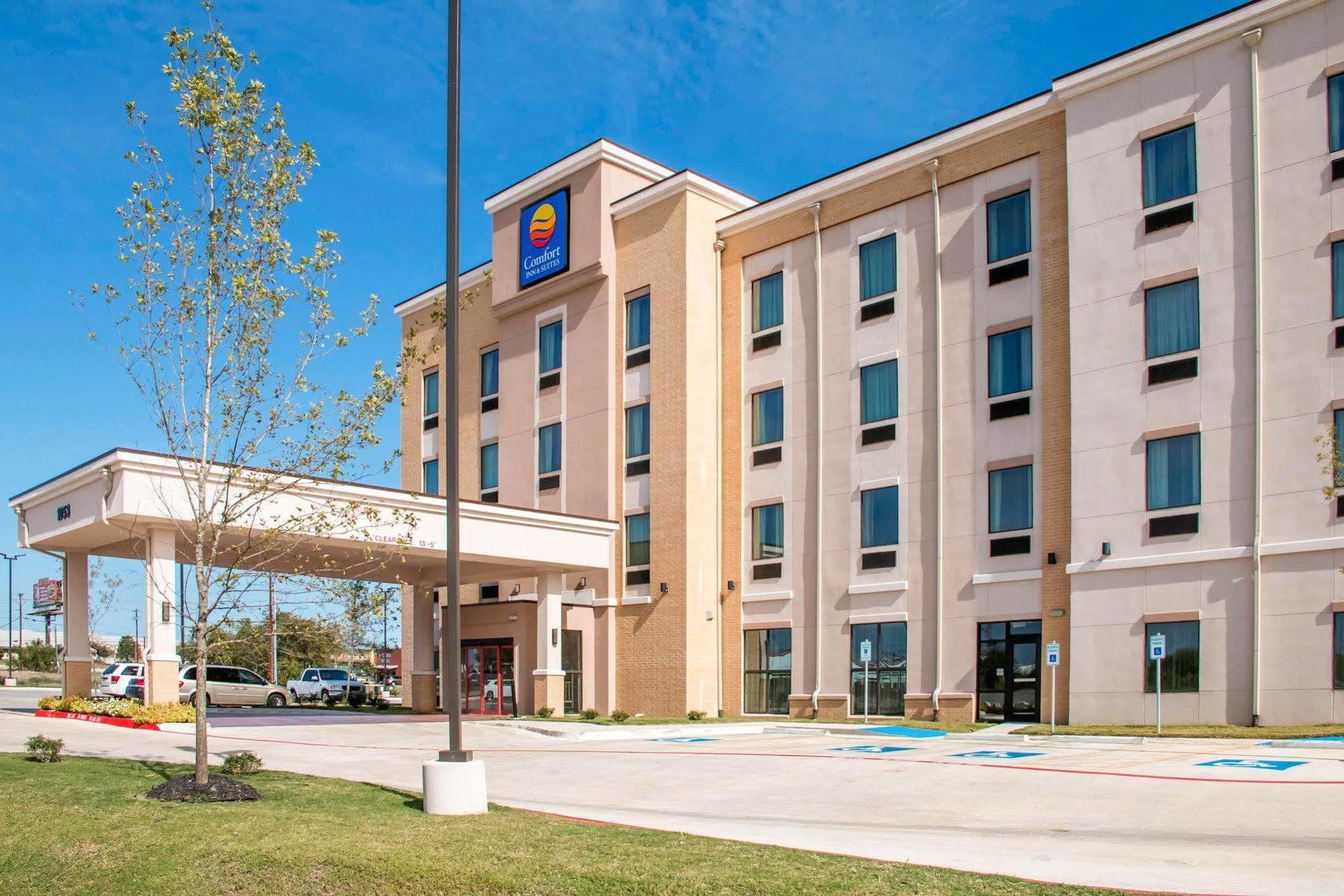 Comfort Inn & Suites San Marcos Buitenkant foto