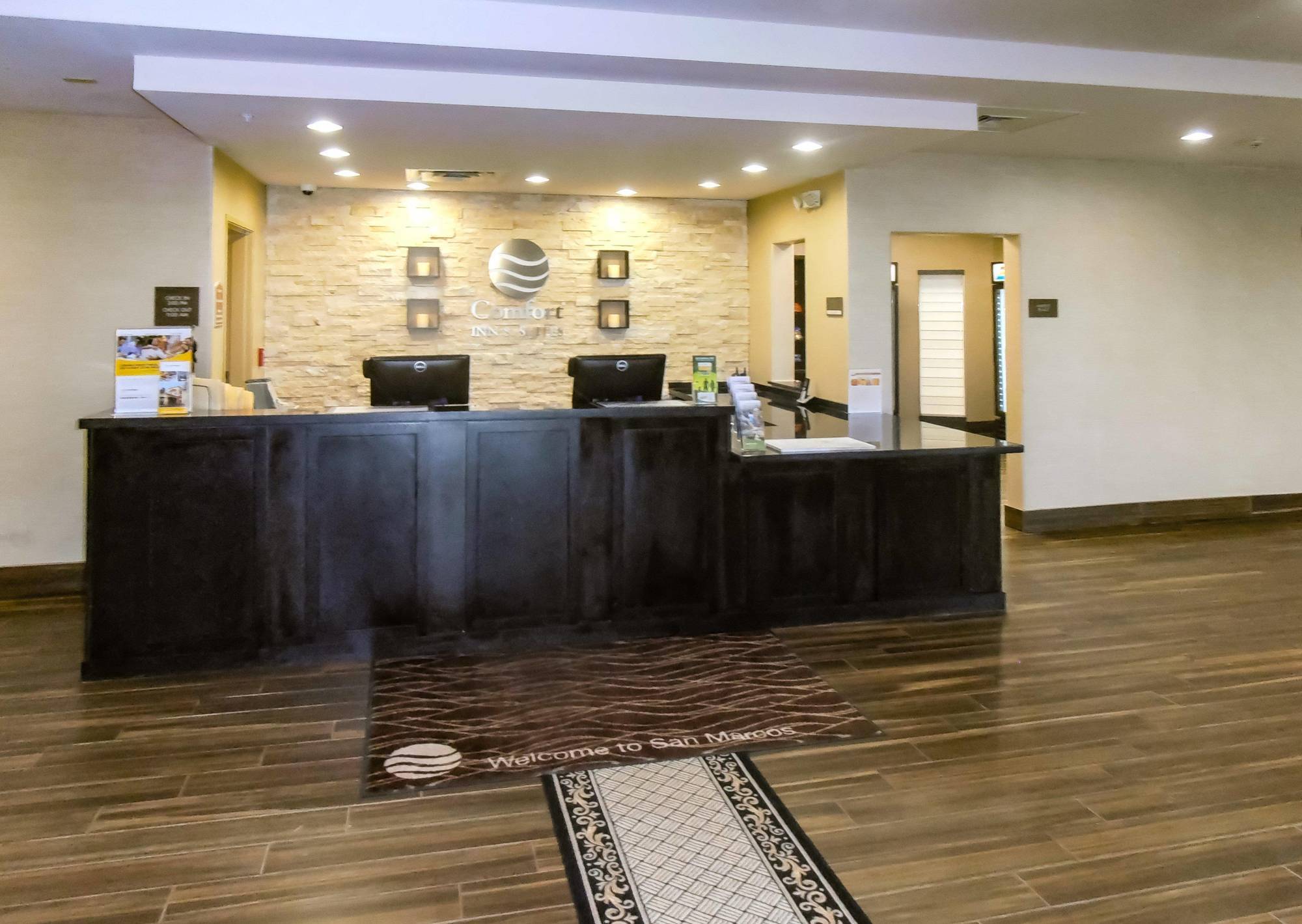 Comfort Inn & Suites San Marcos Buitenkant foto